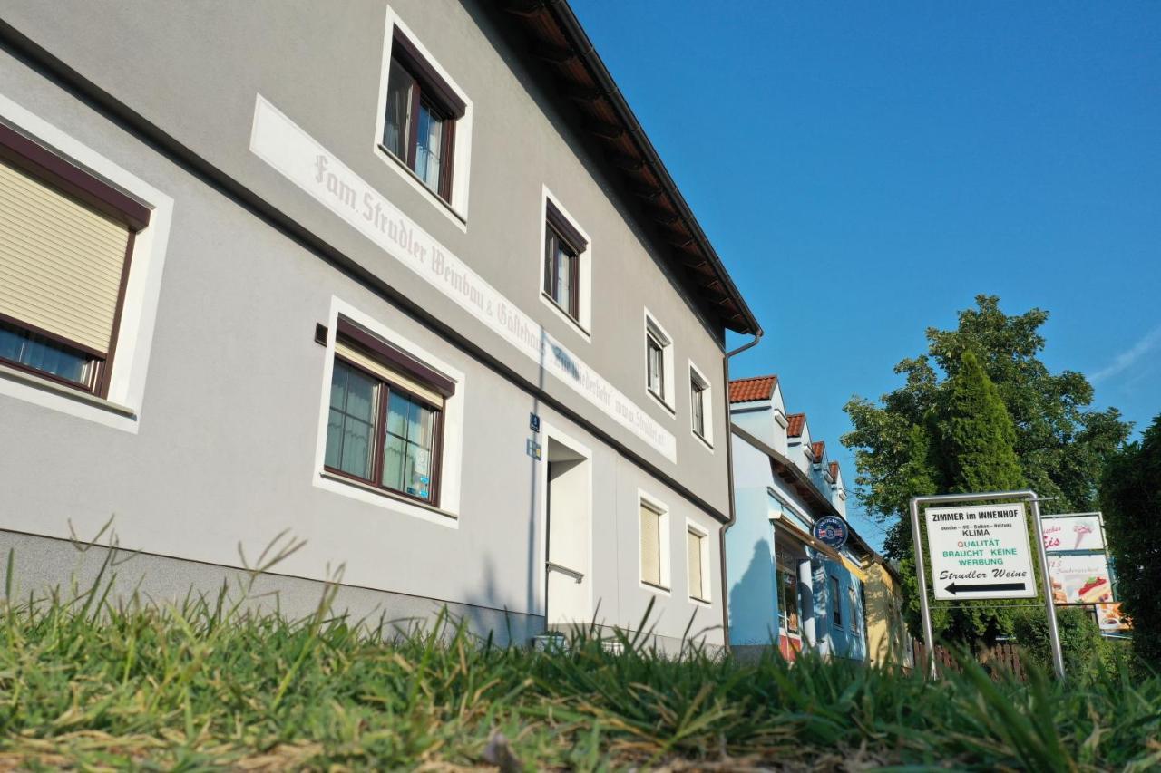 Gaestehaus Und Weinbau Zur Wiederkehr Strudler Podersdorf am See Buitenkant foto