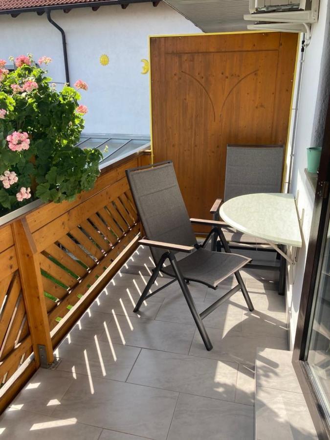Gaestehaus Und Weinbau Zur Wiederkehr Strudler Podersdorf am See Buitenkant foto