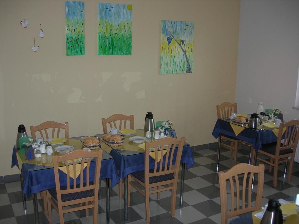 Gaestehaus Und Weinbau Zur Wiederkehr Strudler Podersdorf am See Kamer foto