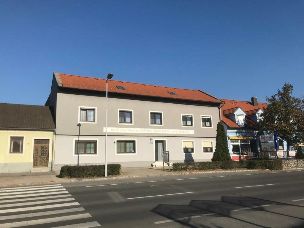Gaestehaus Und Weinbau Zur Wiederkehr Strudler Podersdorf am See Buitenkant foto